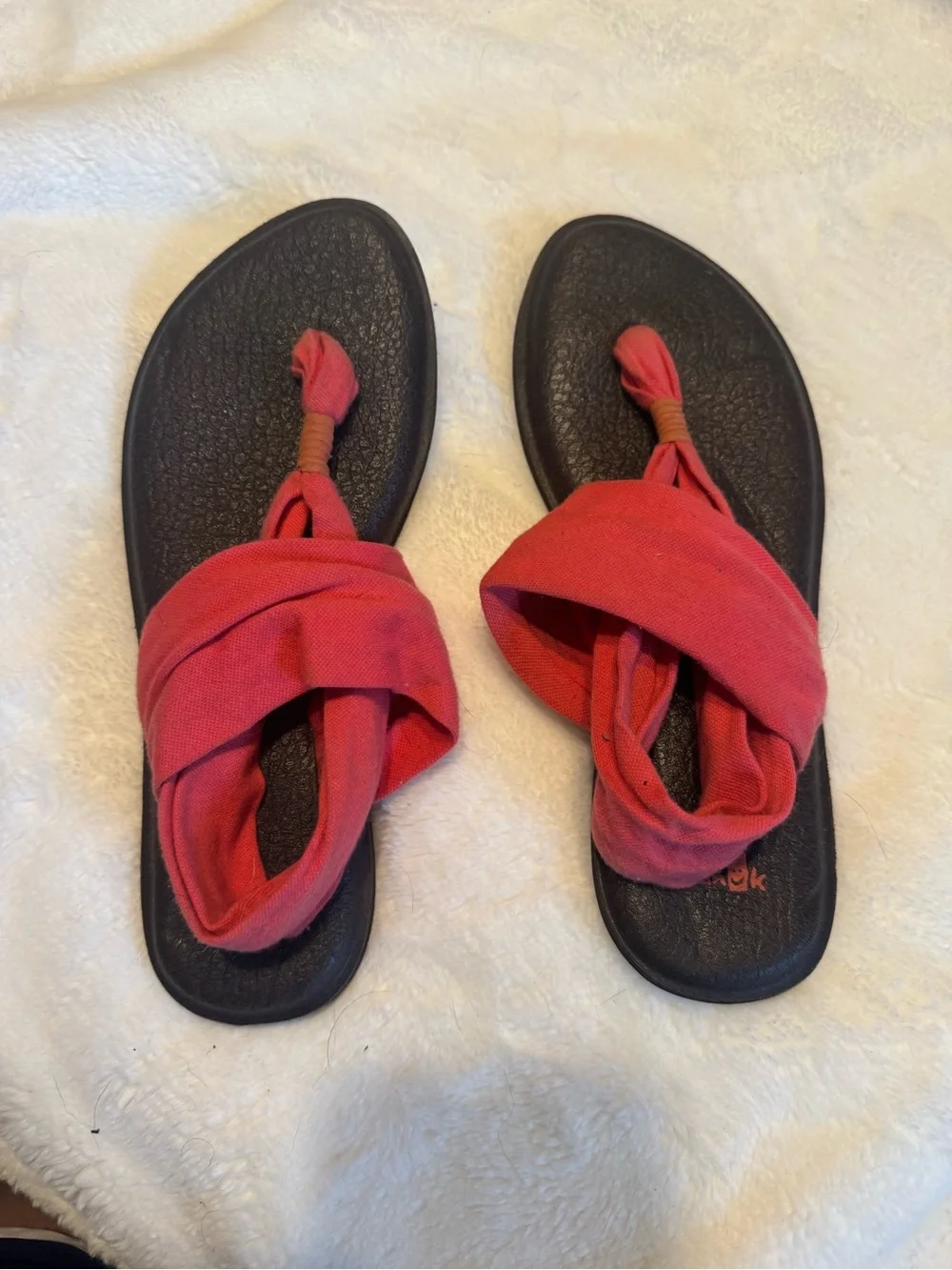 Sanuk Women’s Pink Wrap-Style Comfort yoga  Sandals